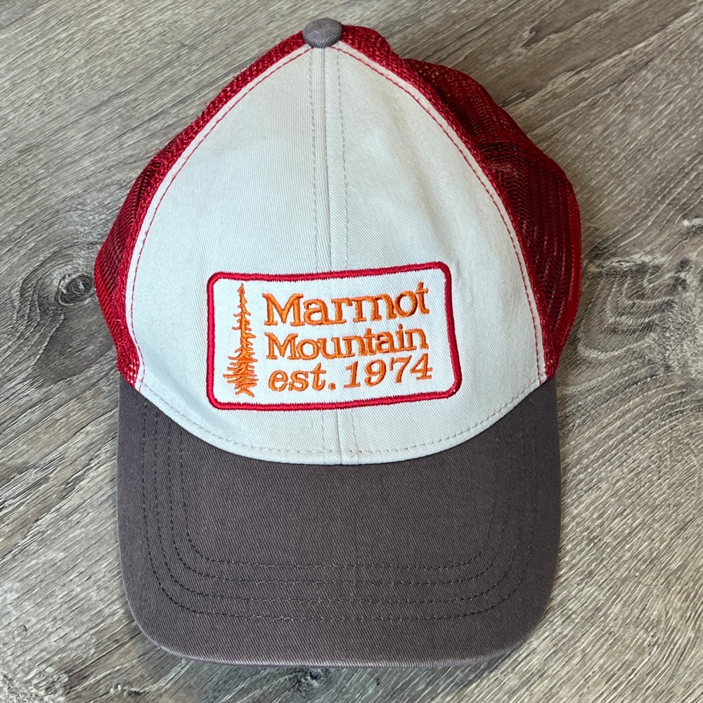 Marmot Mountain est. 1974 Trucker Hat Snapback Mesh Cap Grey Red Cream